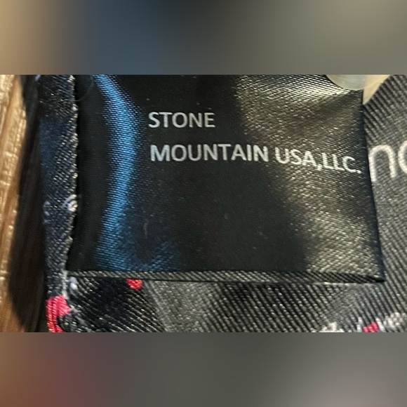 Stone Mountain USA, LLC crossbody bag. Bonus wristlet strap. Black & tan. - Picture 10 of 16